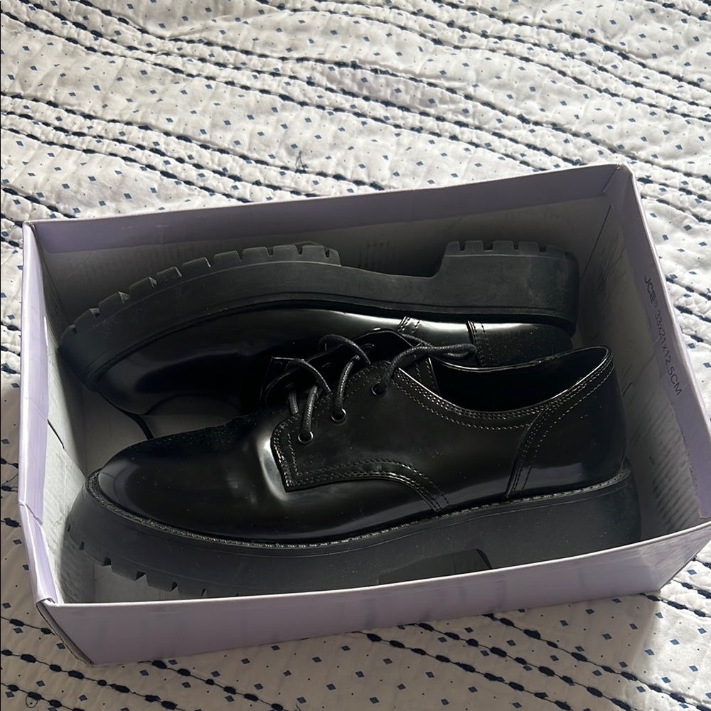 Oxfords shiny